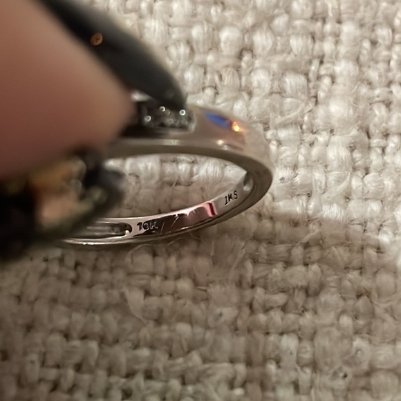 Diamond rings - Picture 5 of 5